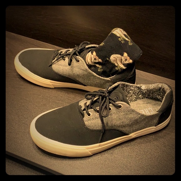 Crevo Black/Heathered Gray Floral Print Sneakers - Picture 1 of 7